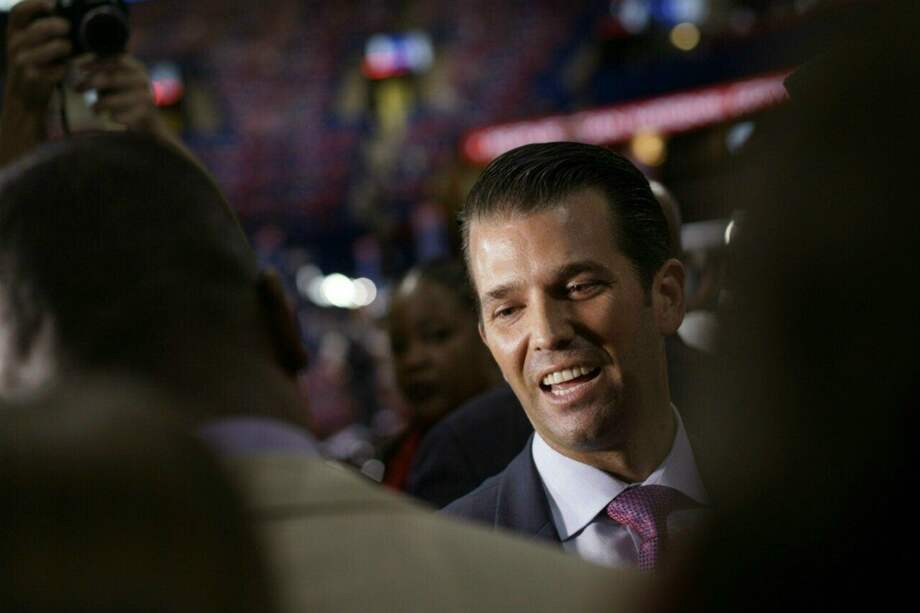 El mensaje dirigido a Trump Jr., de 40 años y padre de cinco hijos, tildó al hijo mayor del presidente de "horrible, horrible persona" y le dijo que estaba "recibiendo lo que se merece". / AFP