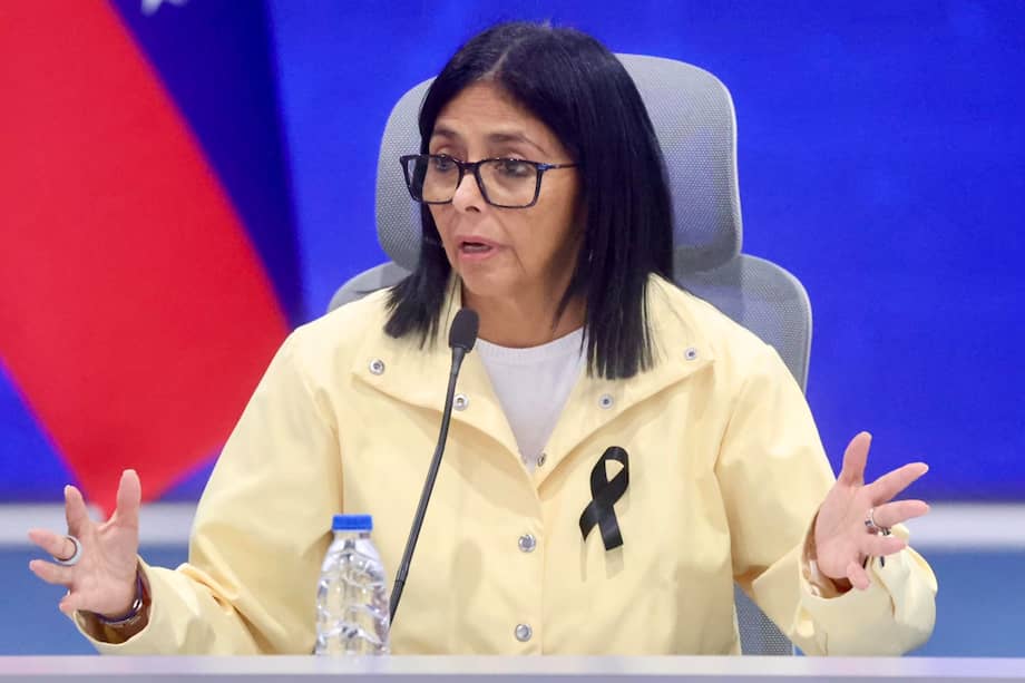 La presidenta encargada de Venezuela, Delcy Rodríguez, habla durante una rueda de prensa este jueves.
