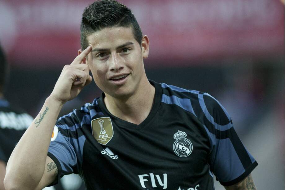 En 10 minutos, James logró convertir sus dos anotaciones. / AFP