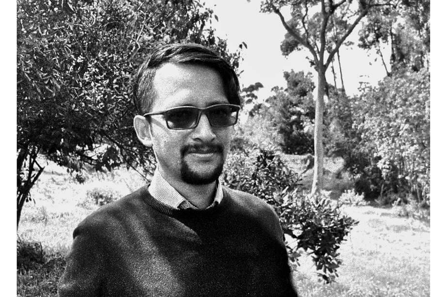 Luis Camilo Dorado Ramírez, docente, artista plástico y poeta.