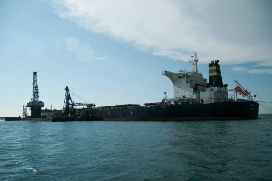 Gobierno suspende operación de cargue de carbón de Drummond