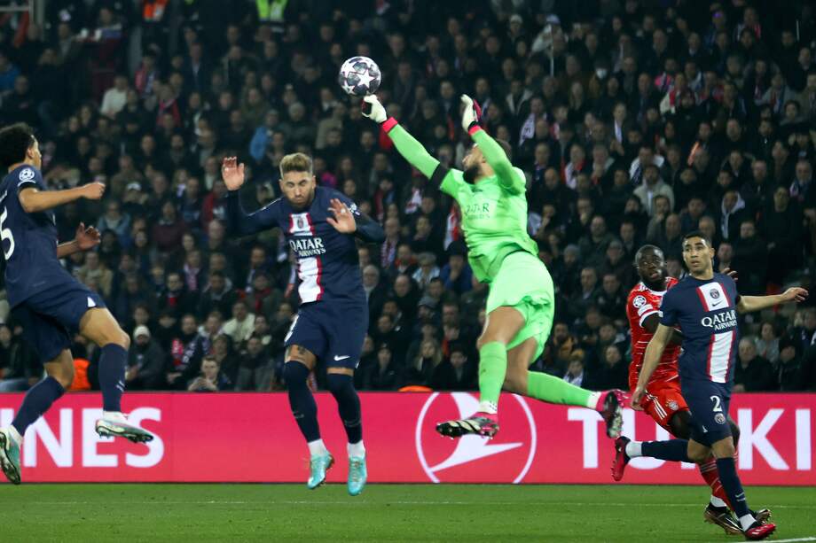El arquero Gianluigi Donnarumma, del PSG, se vio comprometido en el gol del Bayern Múnich. EFE/EPA/MOHAMMED BADRA