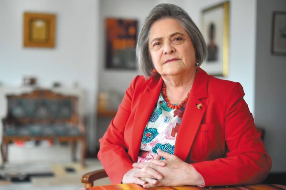 Clara López Obregón. Ella y su esposo Carlos Romero fueron objeto de persecución.