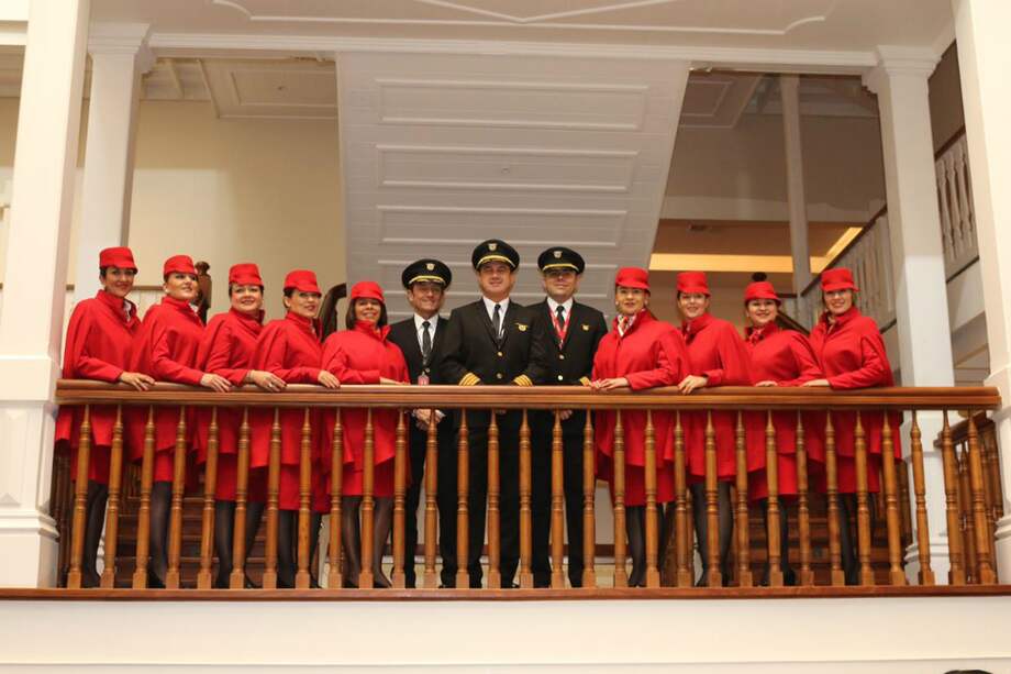 La tripulación que servirá el vuelo papal se compone de tres capitanes, dos copilotos, un comandante y ocho tripulantes de cabina, además del personal de reserva. / Cortesía - Avianca