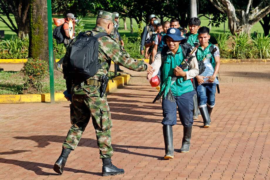 El trabajo conjunto del Ejército con la Guardia Indígena muestra la importancia de la colaboración por un bien común.
