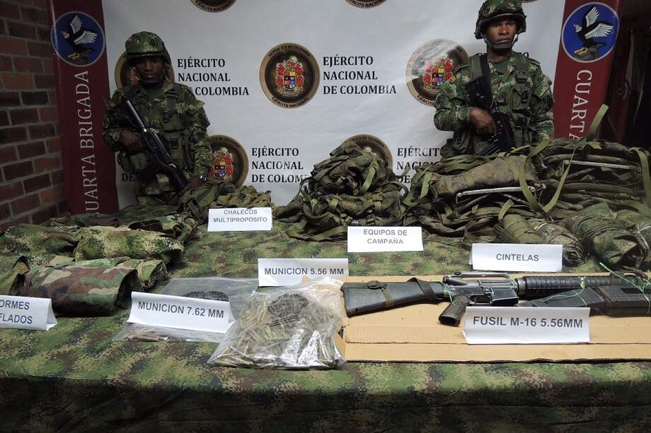En el operativo se logró la incautación de un fusil, varias municiones, una USB y documentos que serán analizados por personal de la Séptima División / Ejército Nacional