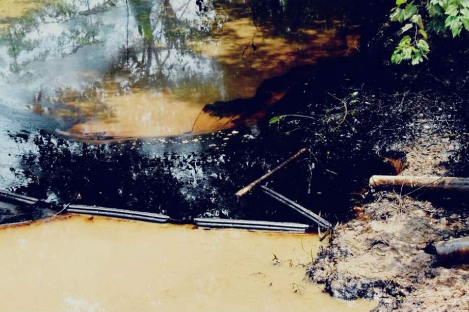 Ecopetrol informó que como del Plan de Contingencia catorce carrotanques de agua se están utilizando para suplir el consumo de animales de los predios vecinos. / Alcaldía de Barrancabermeja