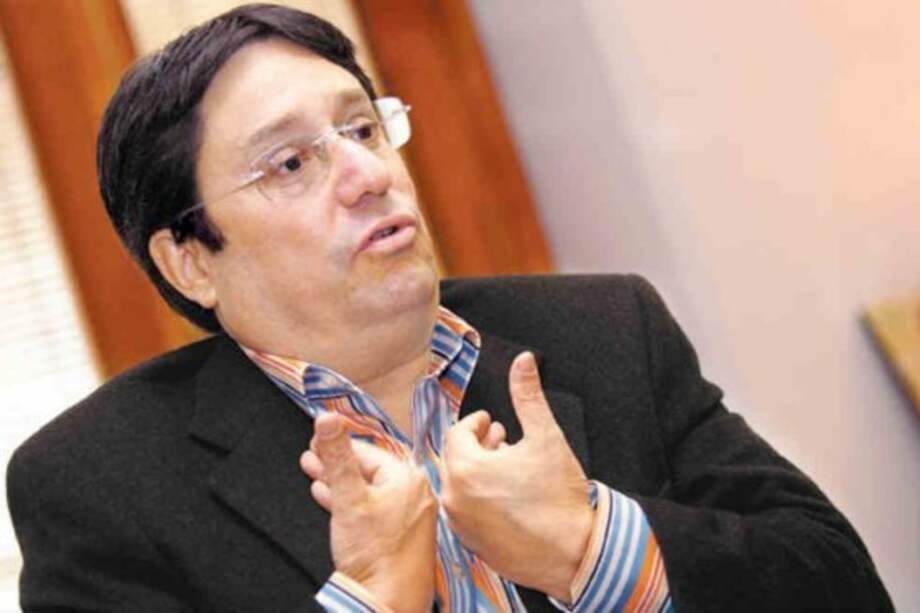 Pacho Santos anunció candidatura a la alcaldía de Bogotá