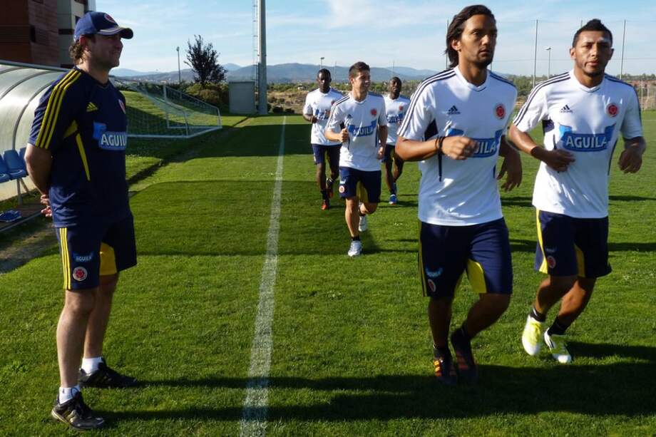 El equipo nacional, bajo la mirada atenta del cuerpo técnico / Cortesía Fedefutbol