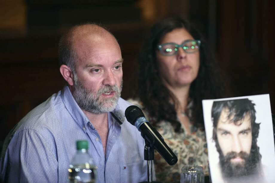 Sergio Maldonado, hermano del artesano argentino muerto, Santiago. / AFP