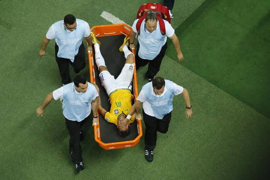 Neymar fue sacado del campo de juego al minuto 86. / AFP