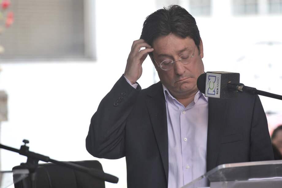 El exvicepresidente Santos ha insistido en que nunca tuvo nexos con los paramilitares. / Archivo