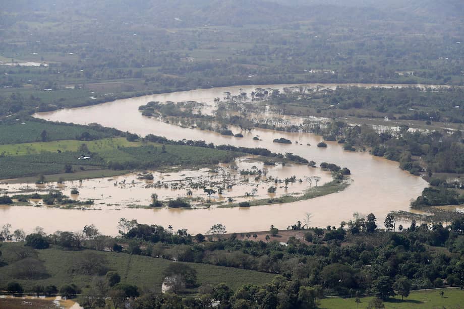El primer frente frío generó fuertes lluvias e inundaciones en zonas como Antioquia y Córdoba.