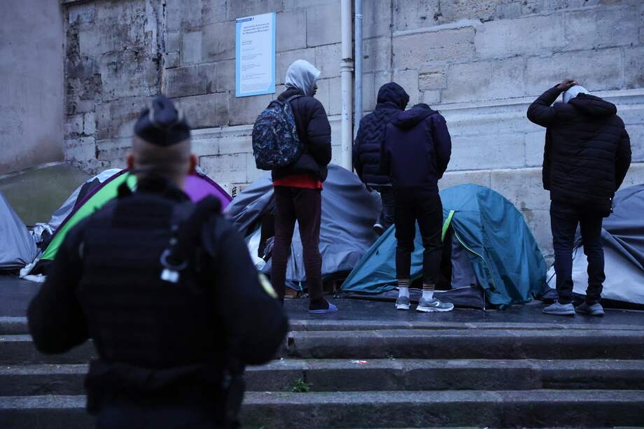 En total, unas 13.000 personas, incluidas migrantes, fueron sacadas de París antes de las Olimpiadas.