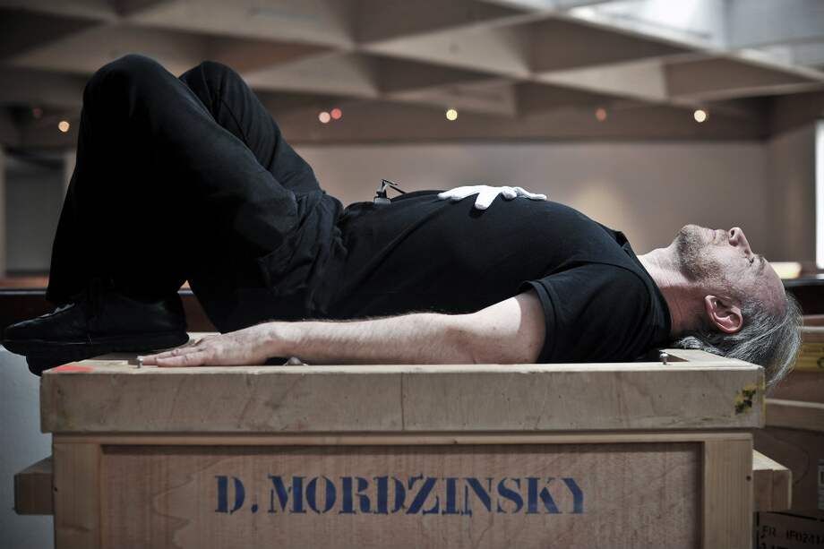 El argentino Daniel Mordzinski afirma que Colombia “es de esos lugares donde el público vibra y entra en comunión con los escritores”. / Luis Ángel