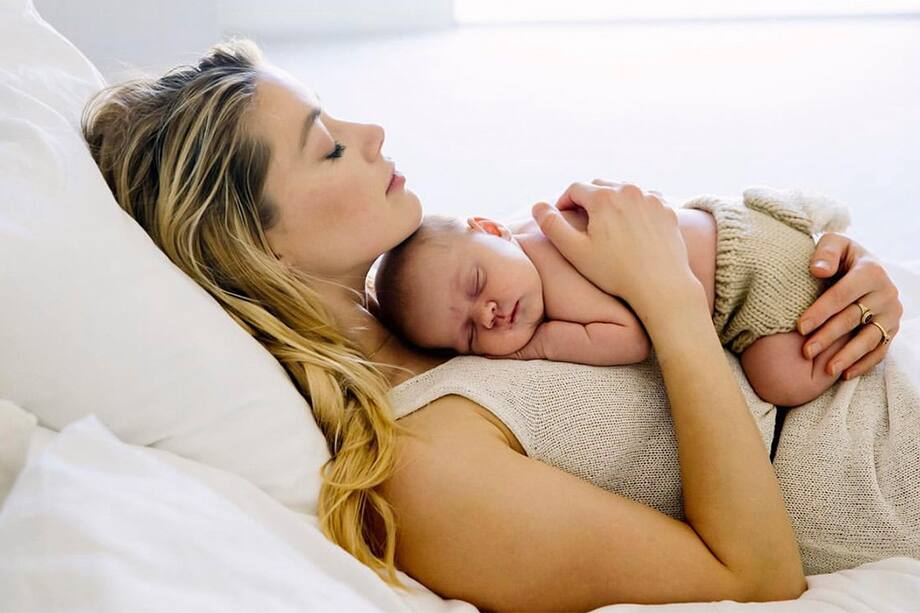 A los 35 años, Amber Heard le dio la bienvenida a Ooonagh Paige, quien nació el 8 de abril.