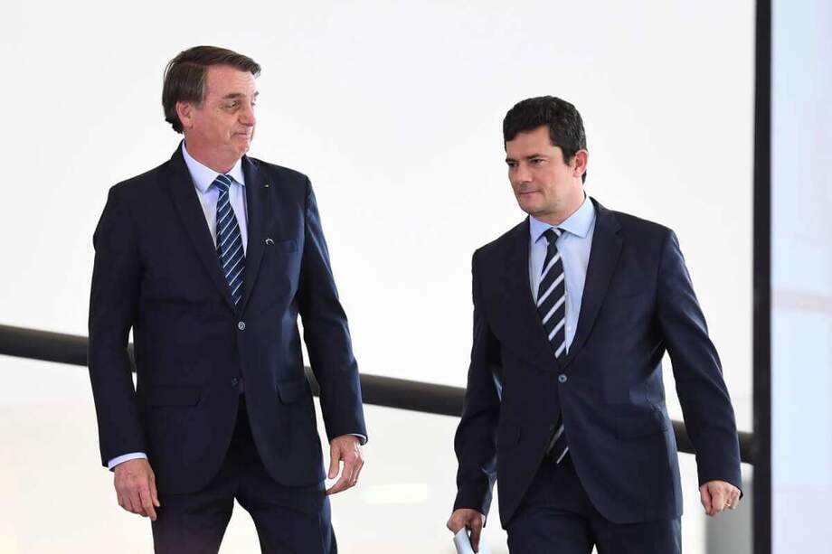 El presidente brasileño Jair Bolsonaro y su ahora exministro de Justicia y Seguridad Pública, Sergio Moro, cuando no habían aparecido las diferencias.
/ AFP
