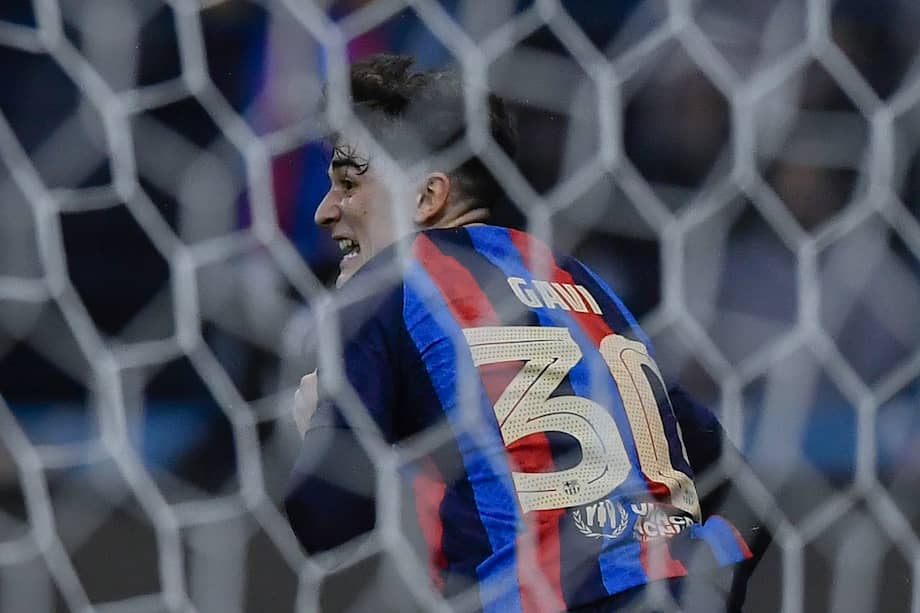 Gavi celebra el gol con el que abrió el marcador en el título de Barcelona frente a Real Madrid en la Supercopa de España.
