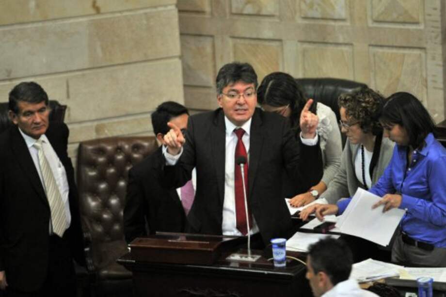 Cámara baja aprueba presupuesto de $203 billones para 2014