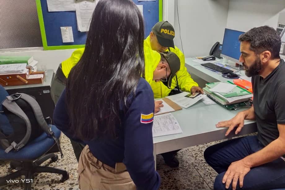 Arturo Char detenido por Migración Colombia a su llegada a Barranquilla.