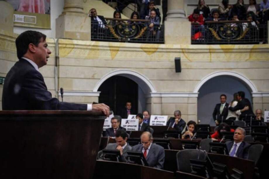 "Quejas del uribismo son de un mal perdedor": MinInterior