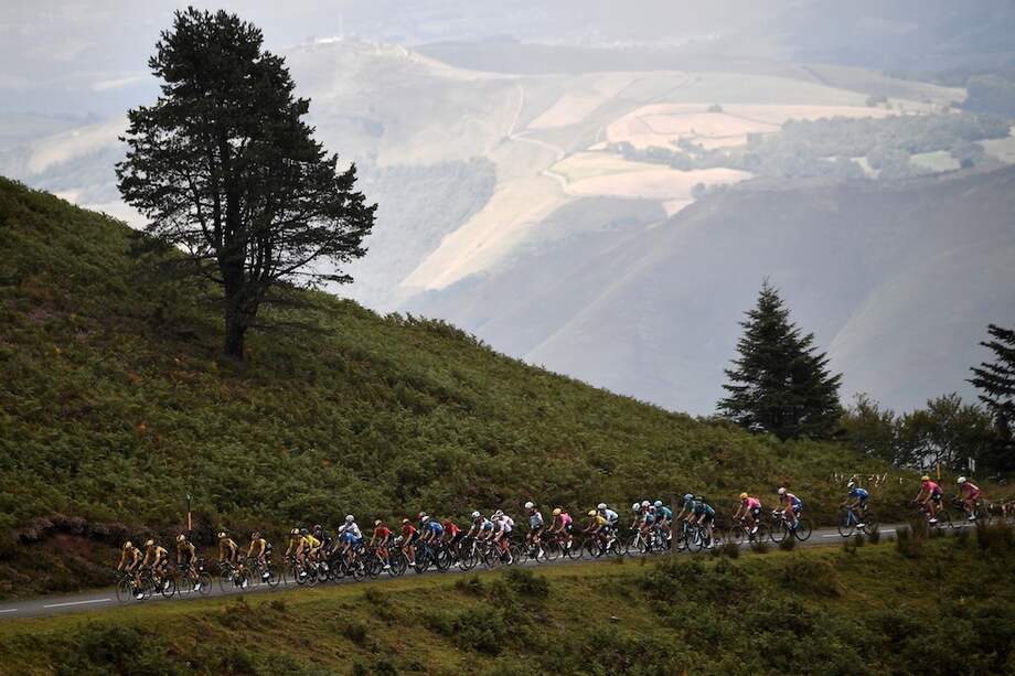 Cuatro colombianos se mantiene en el top 10 de la carrera: Egan, Nairo Quintana, Rigoberto Urán y Miguel Ángel Lopez.