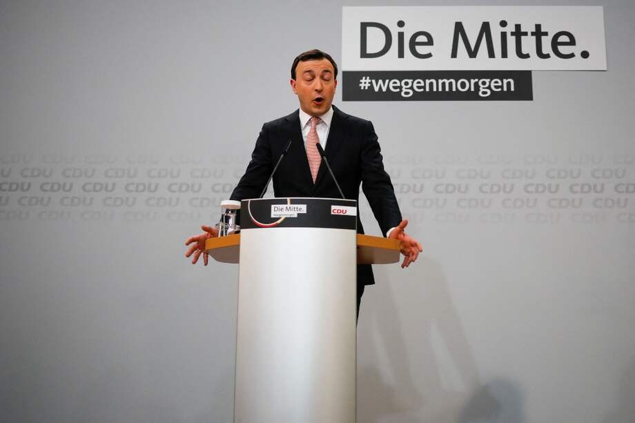 Paul Ziemiak, secretario general del partido conservador Unión Demócrata Cristiana (CDU) de Alemania, habla después de conocer los resultados.