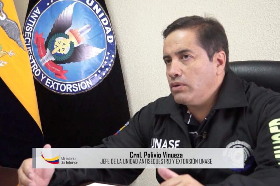 A través de una rueda de prensa, el director de La Unidad de Antisecuestros y Extorsión, Polivio Vinueza, habló de las comunicaciones que Ecuador sostuvo con el grupo de alias "Guacho" durante los días de secuestro de los tres trabajadores del diario El Comercio. / Ministerio del Interior de Ecuador