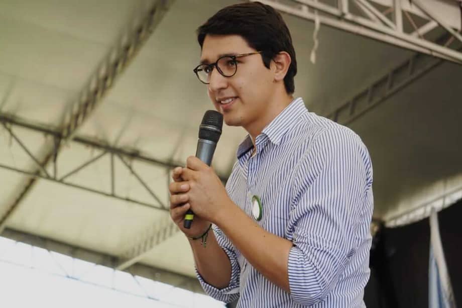 Duvalier Sánchez fue el fundador del movimiento verde "La política de la felicidad", lideró la Consulta Anticorrupción en Cali y en la actual administración municipal fue asesor de movilidad sostenible. / Tomada de Facebook