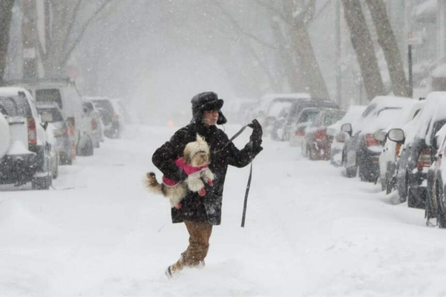 Prohíben tráfico de vehículos en la ciudad de N.York por tormenta de nieve
