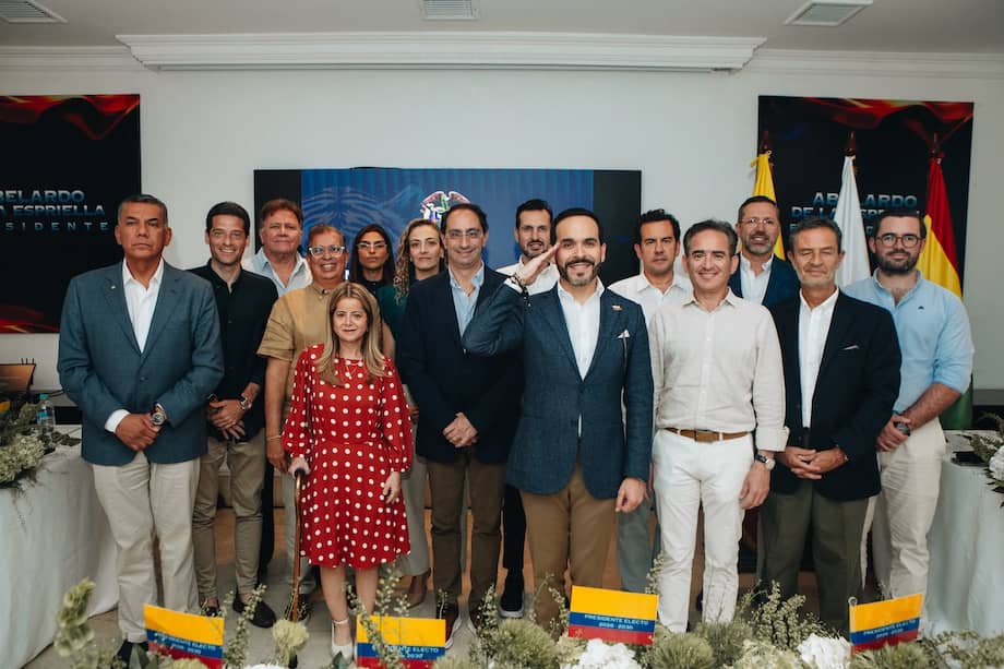 El presidente electo, Abelardo de la Espriella, lideró su primer consejo de ministros designados en Barranquilla. Fueron más de 30 asistentes a la cita.