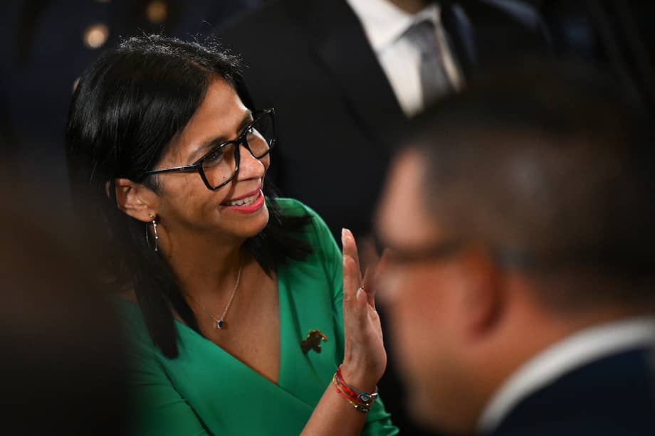 Delcy Rodríguez juró para asumir en encargo el puesto de Nicolás Maduro en una sesión de la Asamblea Nacional en Caracas, el 5 de enero de 2026.