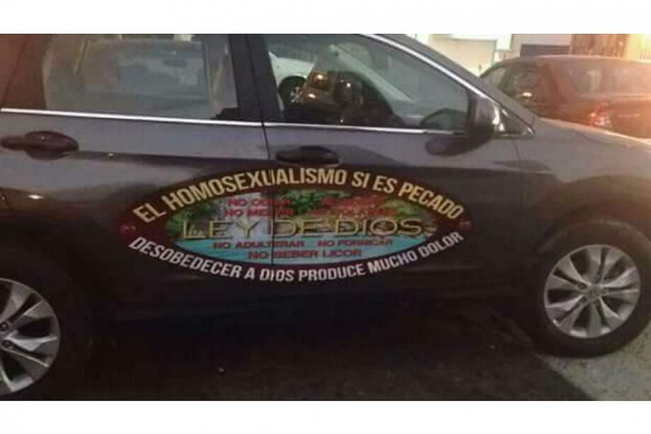 Estos son los vehículos que recorren las calles de Barranquilla con el mensaje. /Archivo particular