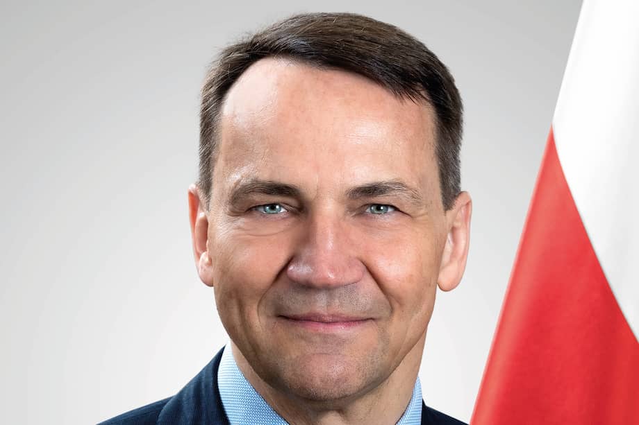 Radosław Sikorski, canciller de Polonia, llama a “una cooperación más profunda en materia de seguridad, migración, tecnología y política exterior” para frenar conflictos.