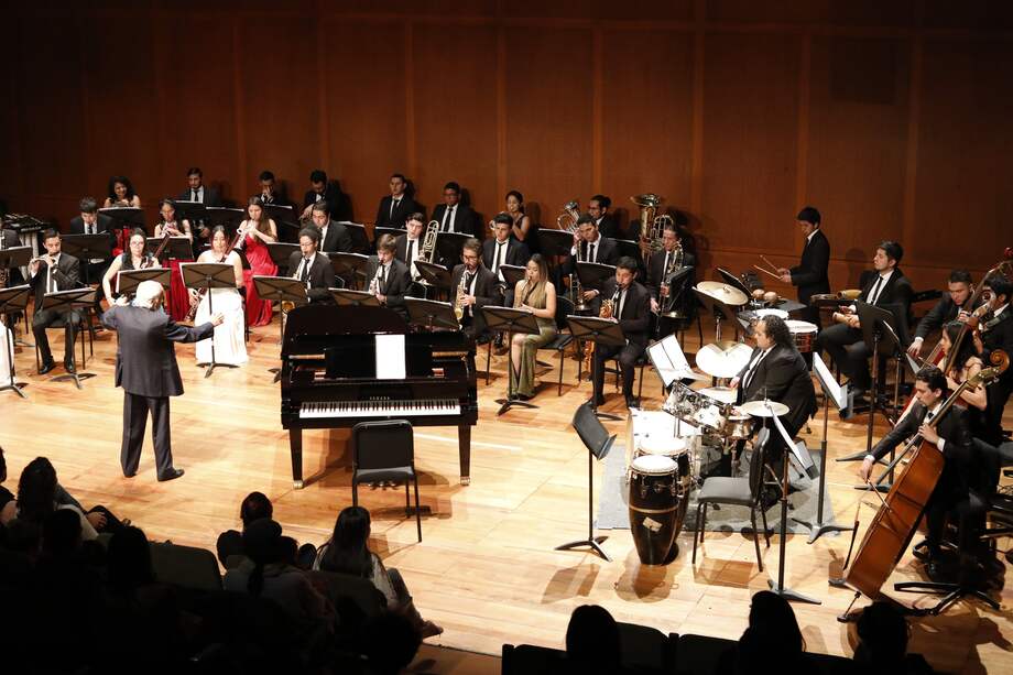 La Orquesta Filarmónica de Bogotá se ha convertido en patrimonio cultural en búsqueda de democratizar la cultura musical, promover la práctica de la música de cámara, la dirección y la divulgación de la música sinfónica. / Tomada de Twitter: @filarmonibogota