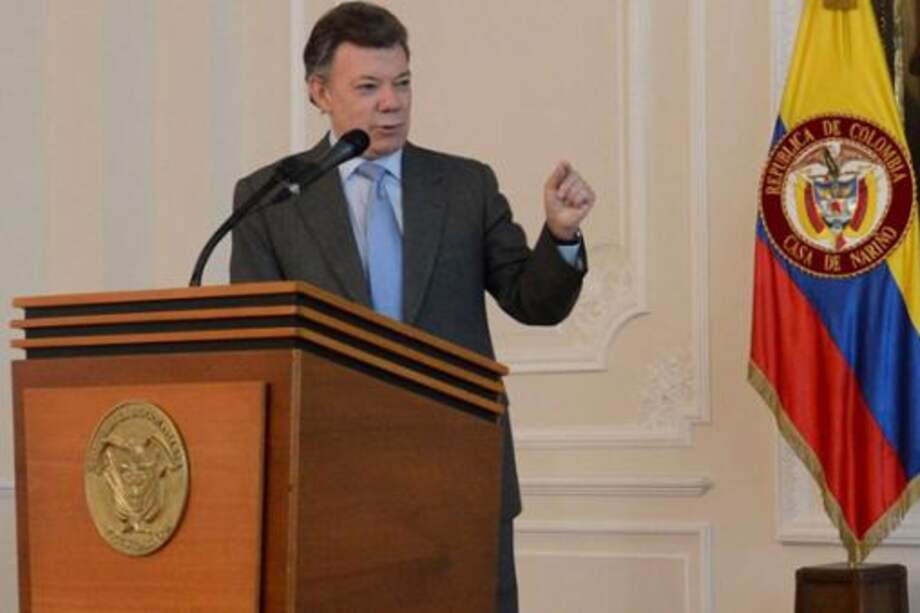 Santos busca crear unidad de expresidentes en torno a muerte de Nelson Mandela