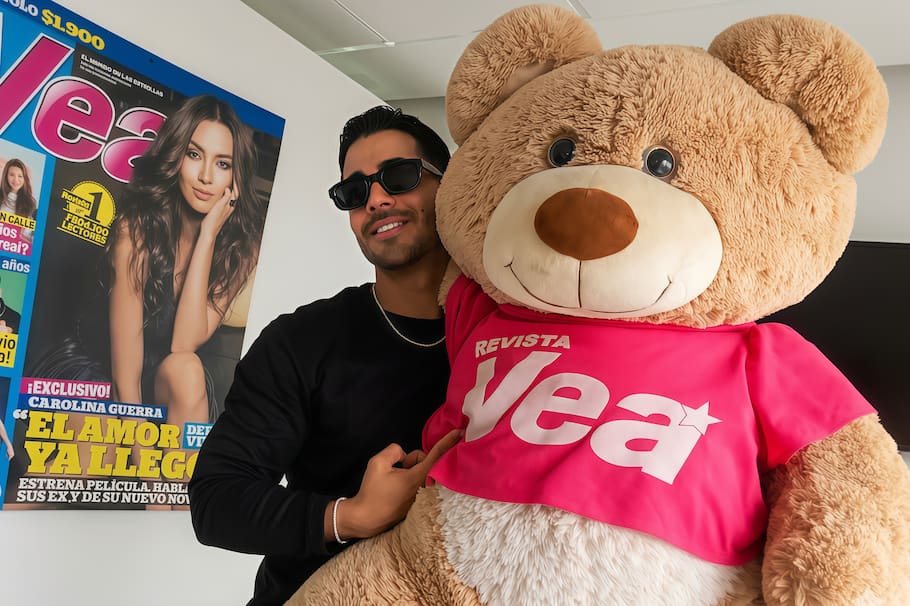 Jay Torres, actor de 'La reina del flow 3' y exparticipante de 'La casa de los famosos Colombia', en la revista Vea.