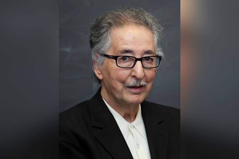 Abolhasán Banisadr, otrora íntimo colaborador del fundador de la República Islámica, el ayatolá Jomeini, fue elegido presidente en enero de 1980.