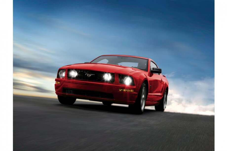 Entre los vehículos que fueron llamados a revisión se encuentra el modelo Mustang. /EFE