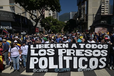 Regreso a casa: 87 presos políticos fueron liberados empezando el año en Venezuela