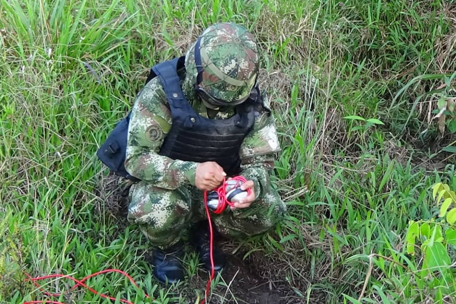 Ejército destruye 155 minas antipersonales de las Farc en Meta