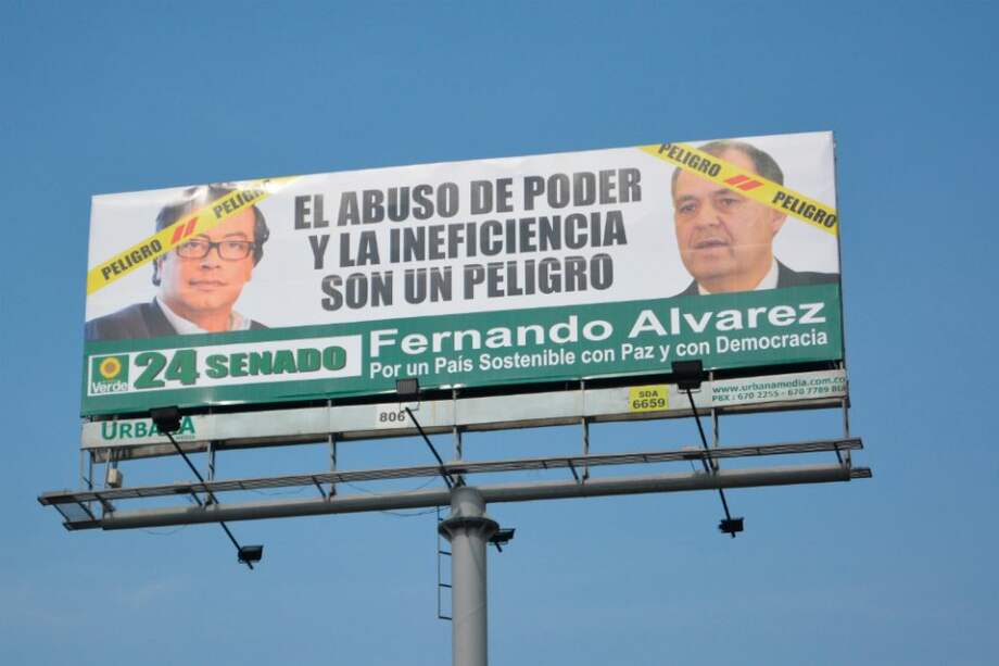 Aparece polémica valla contra el Procurador y contra Petro