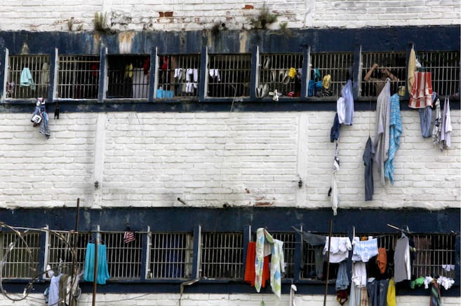 Medellín lanza estrategia para acompañar a mujeres privadas de la libertad y sus familias