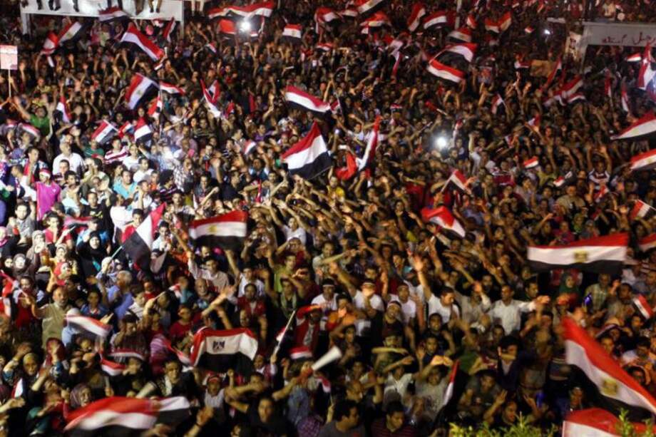 Fuerzas armadas egipcias dan ultimátum al presidente Mursi