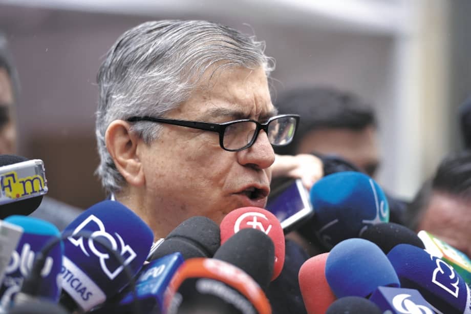 El expresidente César Gaviria, jefe de la bancada liberal, se ha opuesto a la reforma a la salud y a la laboral; sin embargo, algunos de sus representantes han respaldado los proyectos del Gobierno.