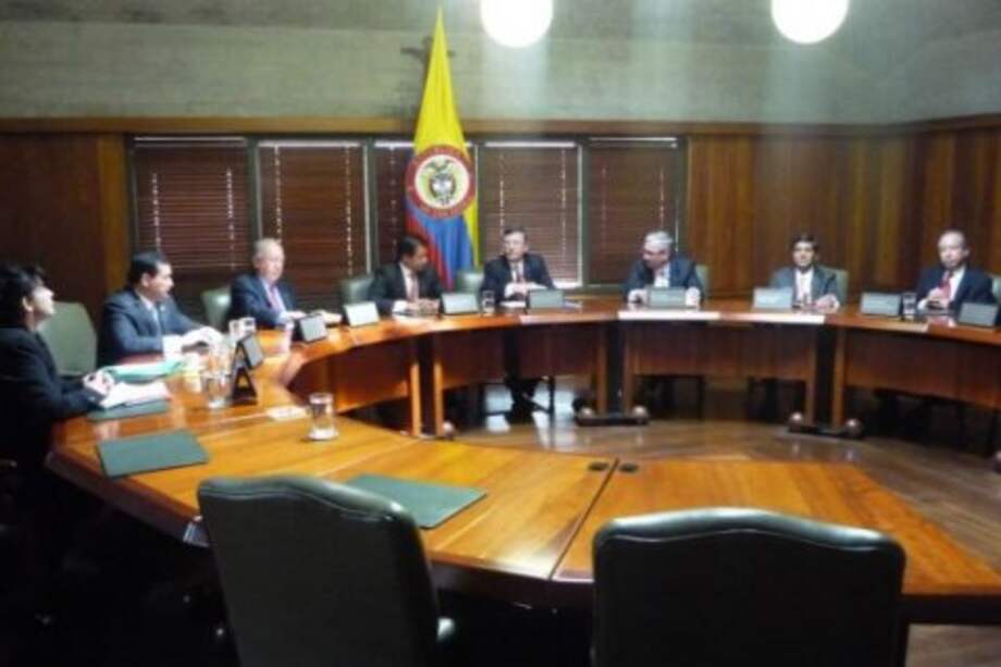 Se desengaveta investigación por "cortejos" de magistrados a congresistas