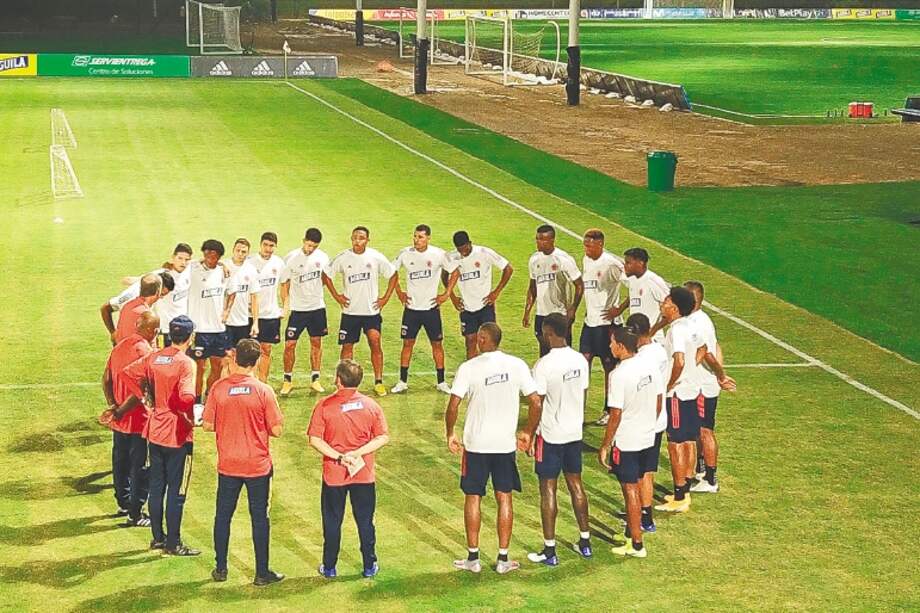 Este fue uno de los últimos entrenamientos del equipo nacional antes de medirse con Venezuela este viernes en Barranquilla. /EFE-FCF.