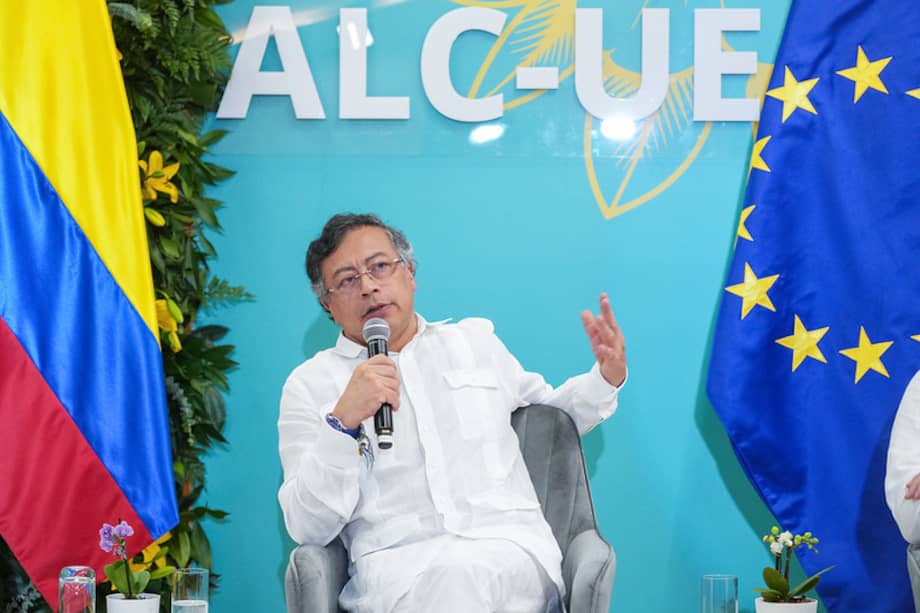 El presidente Gustavo Petro en el Foro Empresarial en el marco del encuentro entre la Celac y la Unión Europea.