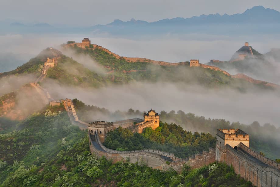 La Gran Muralla china, que fue declarada Patrimonio de la Humanidad en 1987, tiene aproximadamente 21.196 km de longitud.