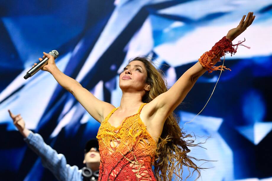 El anuncio del nuevo tour lo entregó Shakira durante su presentación en Coachella 2024, festival al que fue invitada por el productor argentino Bizarrap.